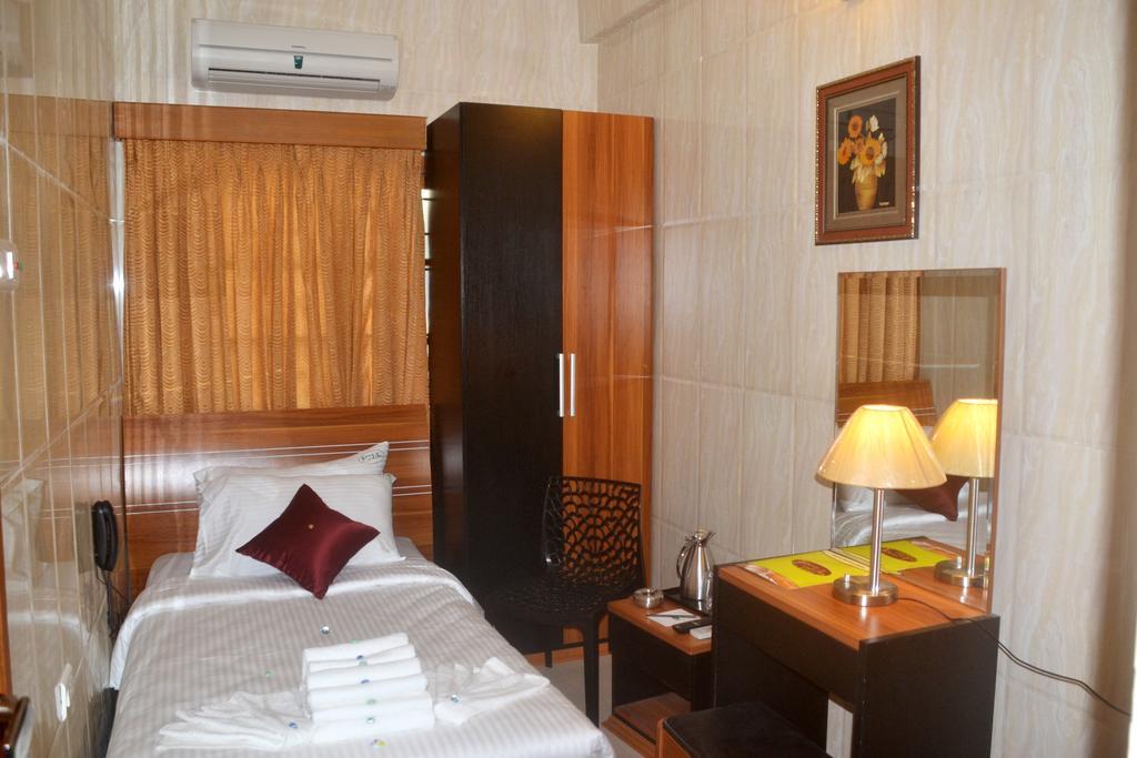 Peace Inn Chennai Exterior foto